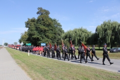 Przemarsz pododdziałów i zaproszonych gości