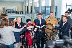 25 mln zł dla Młodzieżowych Drużyn Pożarniczych – konferencja z udziałem wiceministra Macieja Wąsika