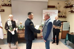 Uroczysty apel z okazji pożegnania strażaków kończących służbę w Państwowej Straży Pożarnej