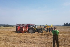 Wypadek przy pracy - prasa wcągnęła rękę rolnika