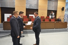 Uroczysta zbiórka, podczas której wręczono promesy przedstawicielom Ochotniczych Straży Pożarnych z terenu powiatu świdnickiego na realizację zadań statutowych