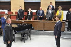 Uroczysta zbiórka, podczas której wręczono promesy przedstawicielom Ochotniczych Straży Pożarnych z terenu powiatu świdnickiego na realizację zadań statutowych