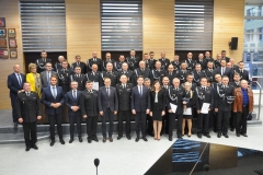 Uroczysta zbiórka, podczas której wręczono promesy przedstawicielom Ochotniczych Straży Pożarnych z terenu powiatu świdnickiego na realizację zadań statutowych