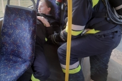 Ćwiczenia zgrywające - pomoc osobie poszkodowanej